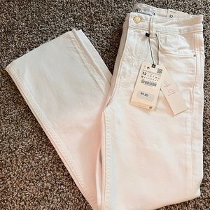 HIGH-WAISTED MINI FLARE JEANS